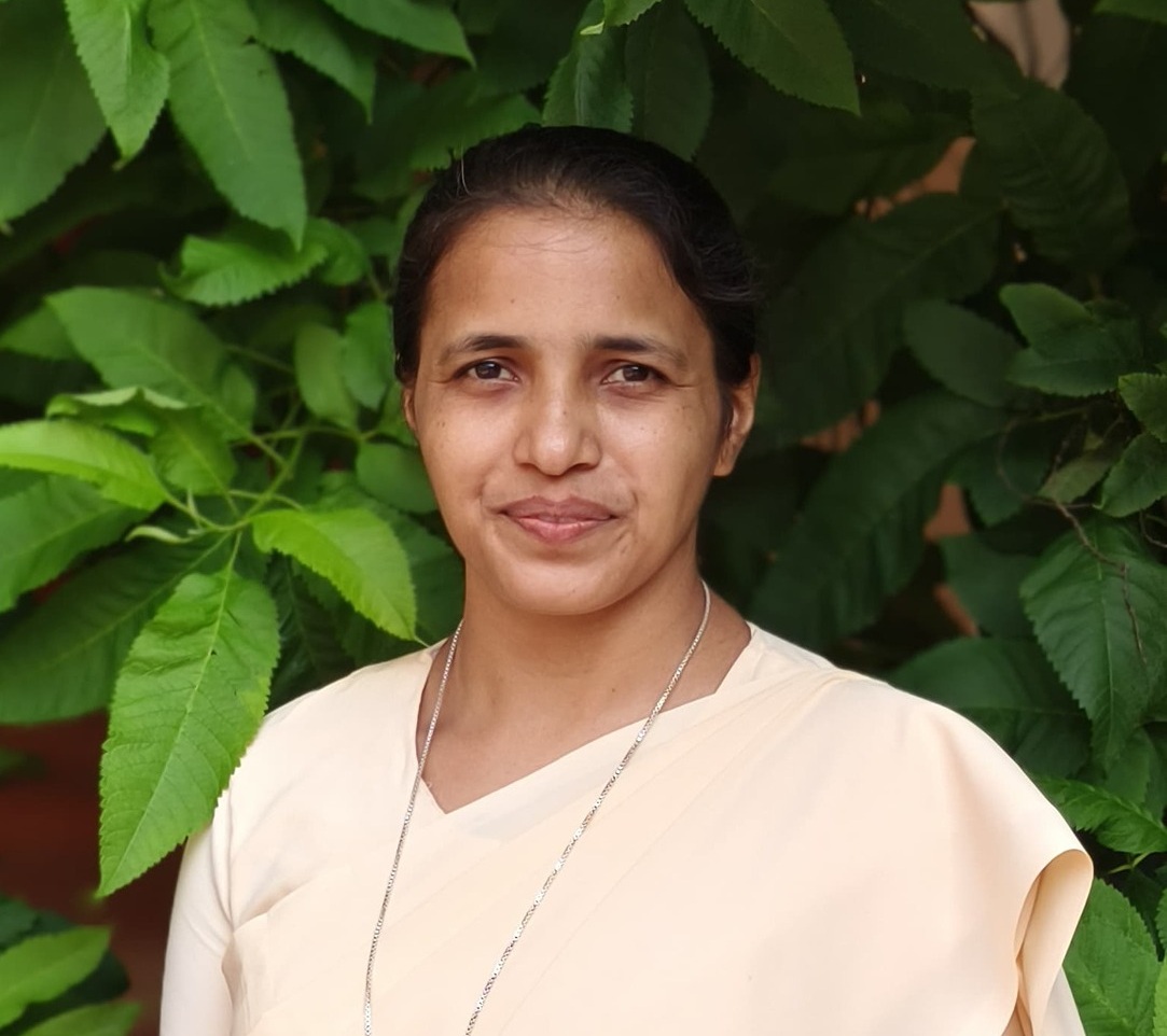 Headmistress — Loyola